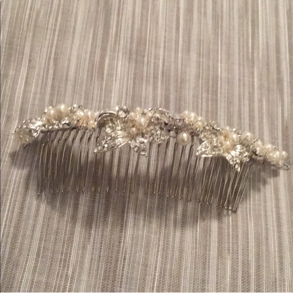 Rhinestone/pearl bridal hair pin